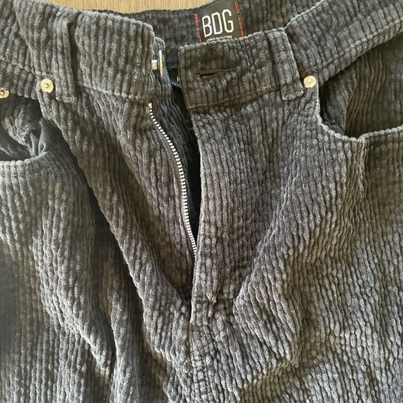 BDG High Rise Baggy Black Corduroy pants!Size 29. Great Condition! - Picture 3 of 4